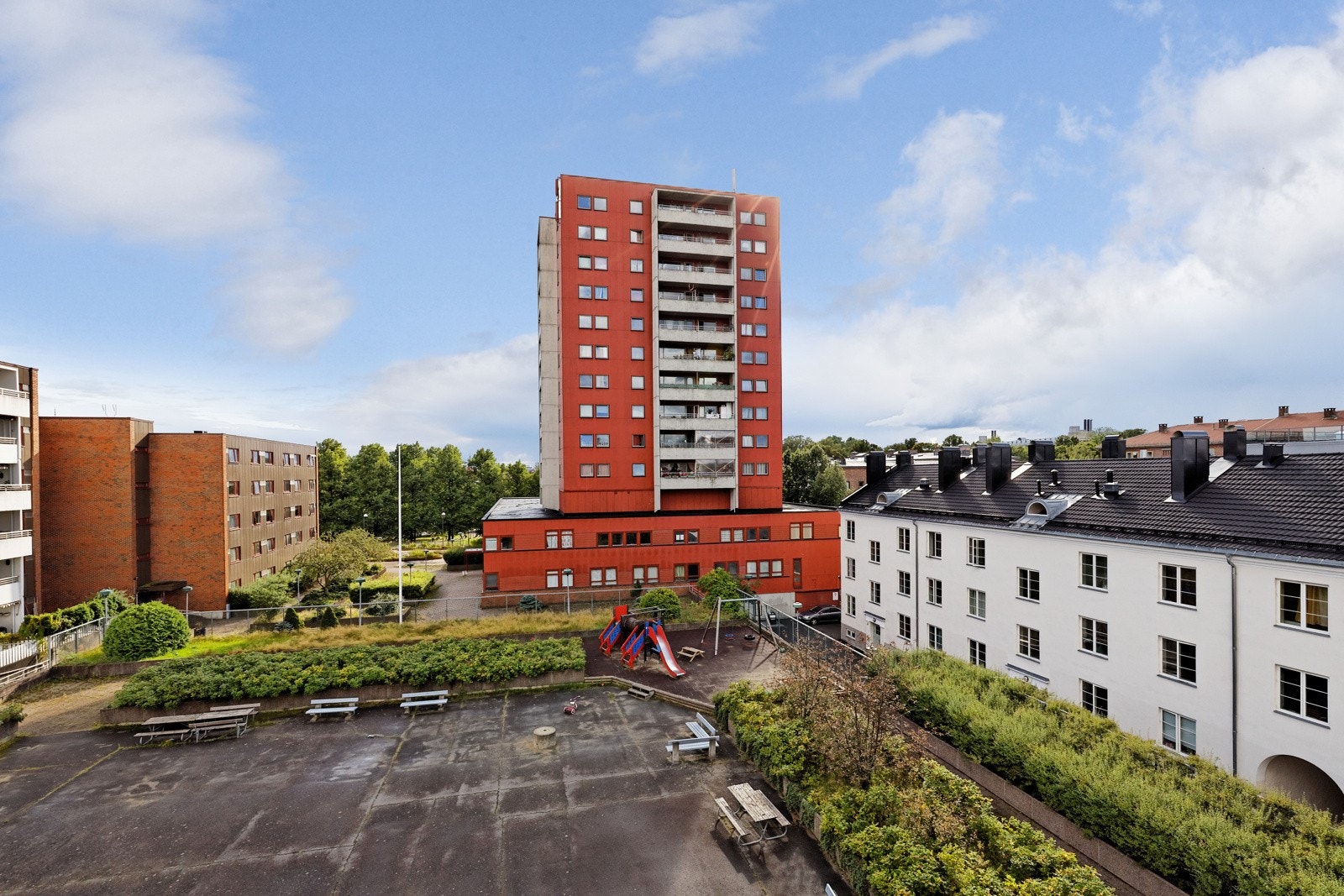 Bakgård Galleribilde