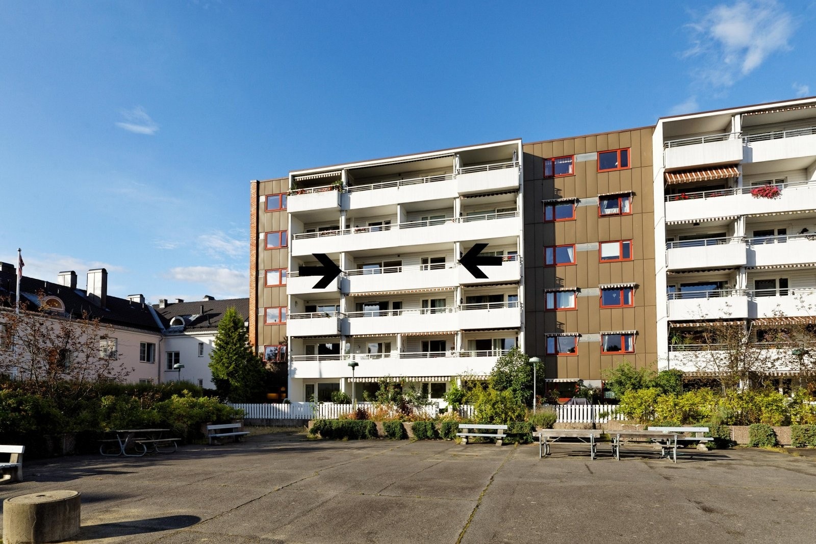 Bakgård, fasade Galleribilde