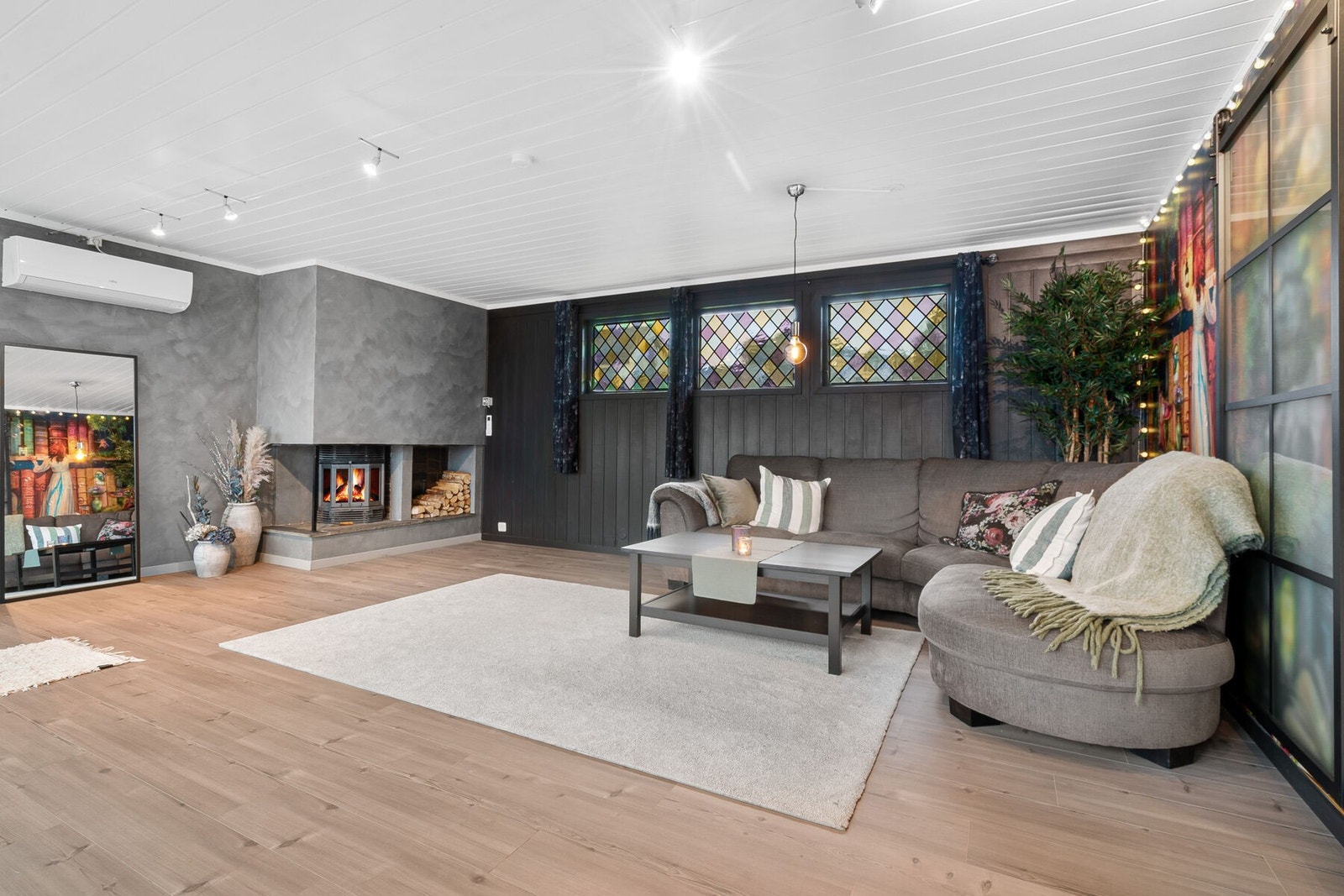 Leiligheten nyter en praktisk planløsning med et areal på hele 142 kvm Galleribilde