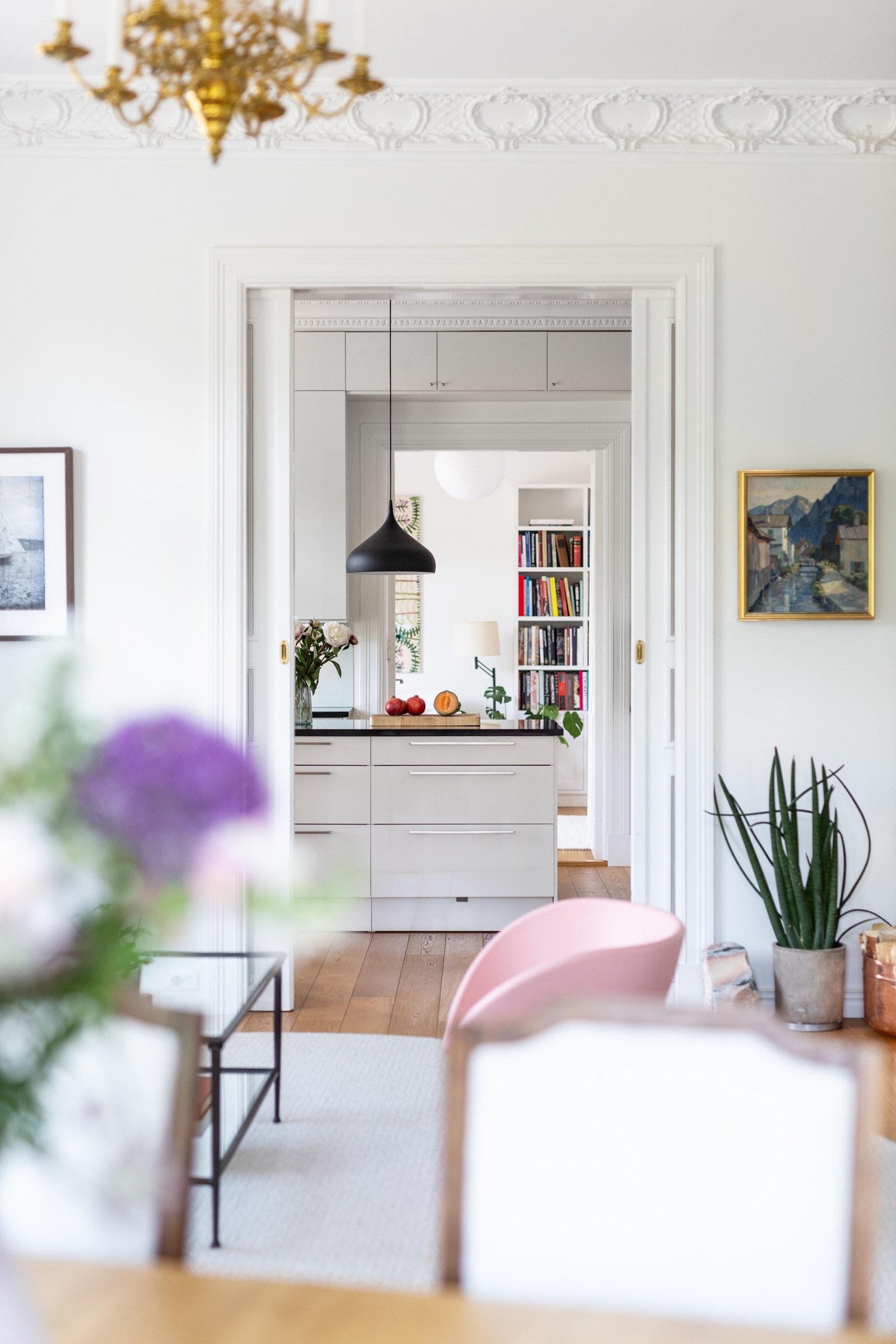 Detaljer - fra stue til kjøkken. Galleribilde