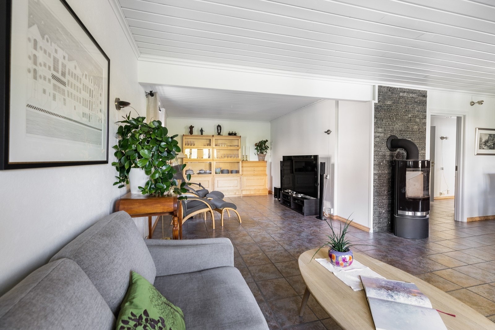 Arkitekttegnet og velholdt nyere familiebolig | Borgestad Galleribilde