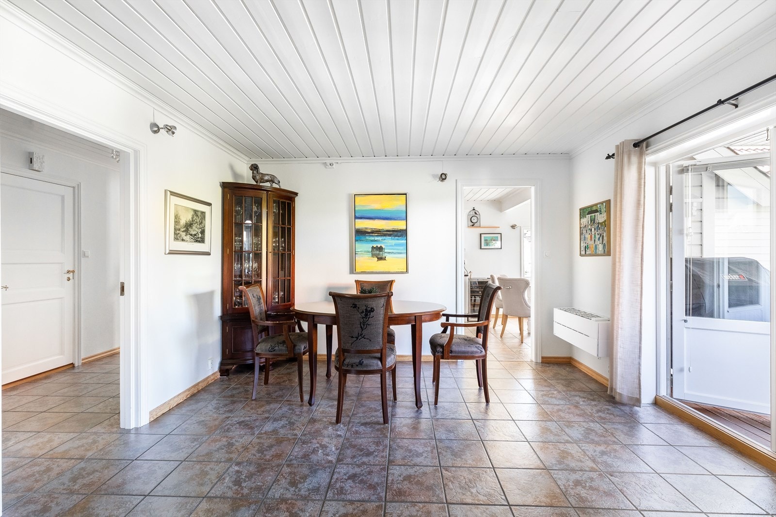 Det er også åpen løsning mot spisestuen Galleribilde