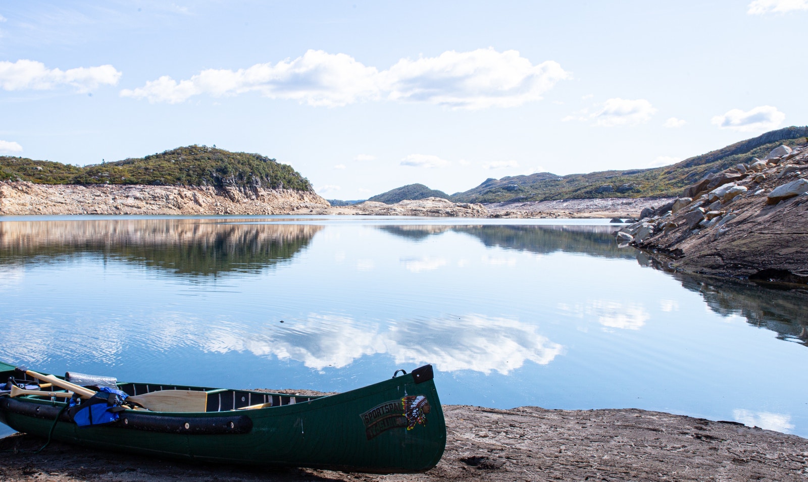 Med kano over Kvernevatn. På tur til Øyvatn. Galleribilde