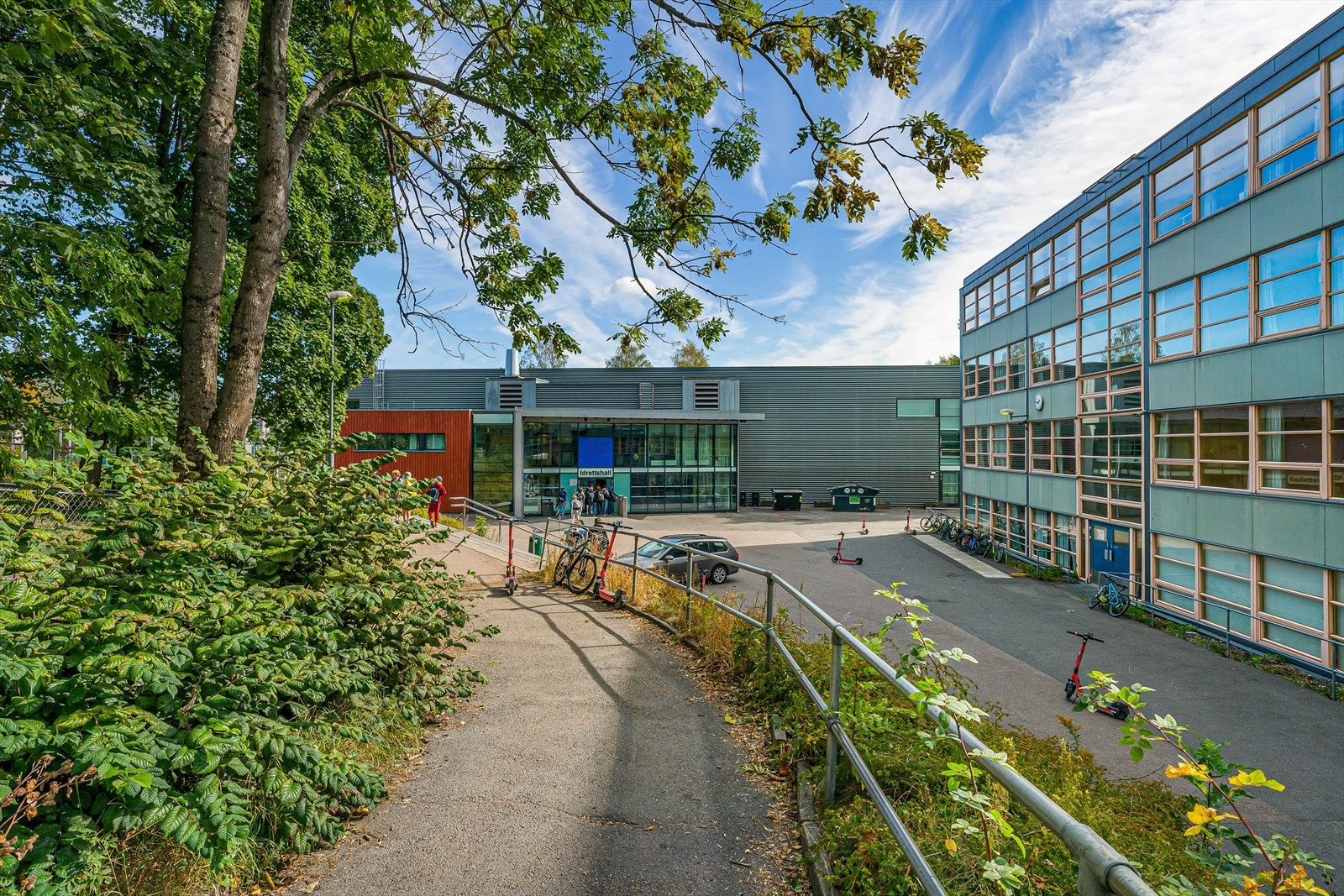 Leiligheten er omringet av rolige omgivelser Galleribilde