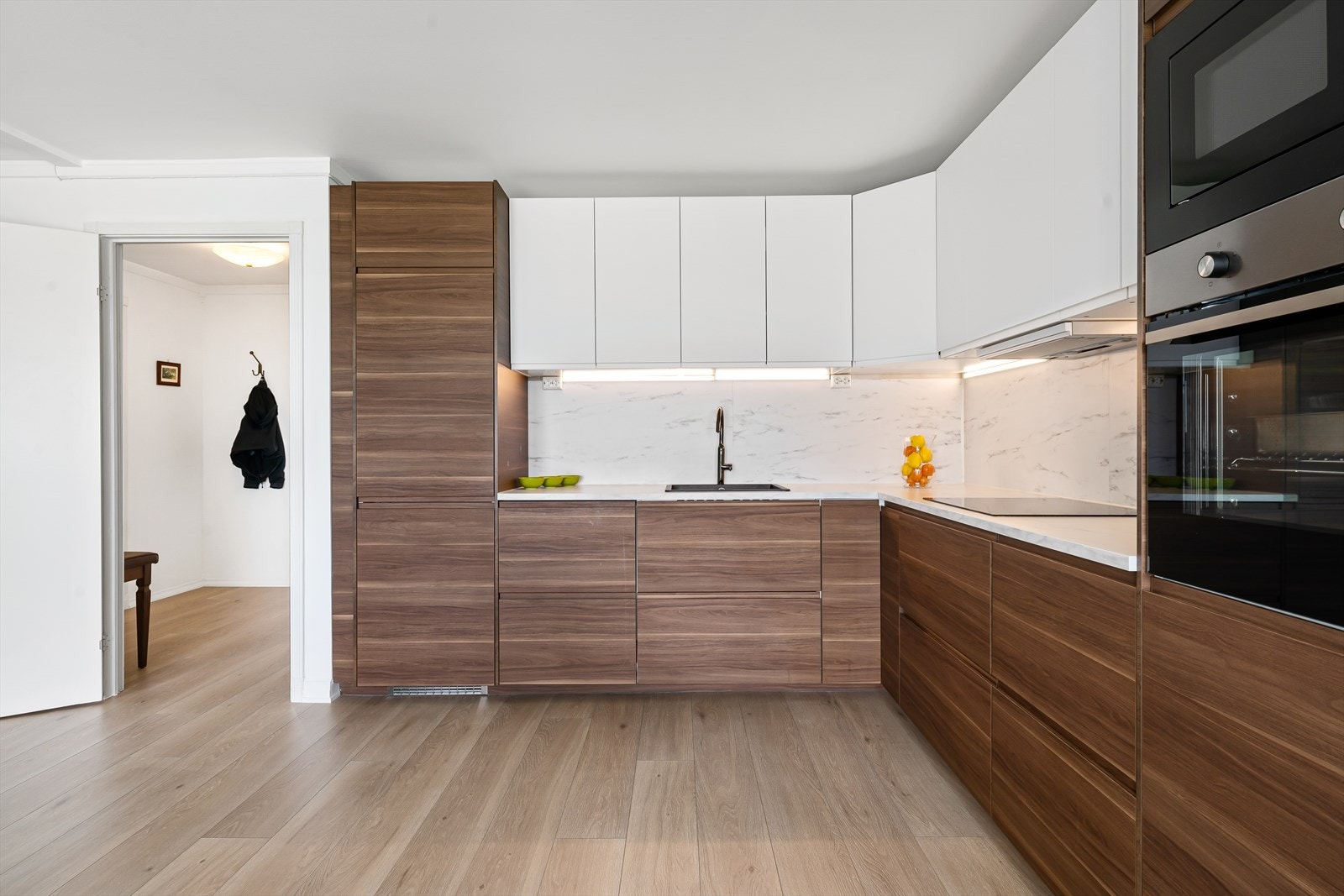 Stilren og tidsriktig kjøkkeninnredning fra 2020 Galleribilde