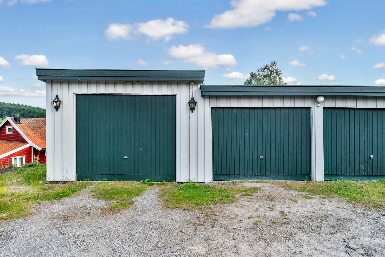 Det medfølger to garasjeplasser i felles rekke. Galleribilde