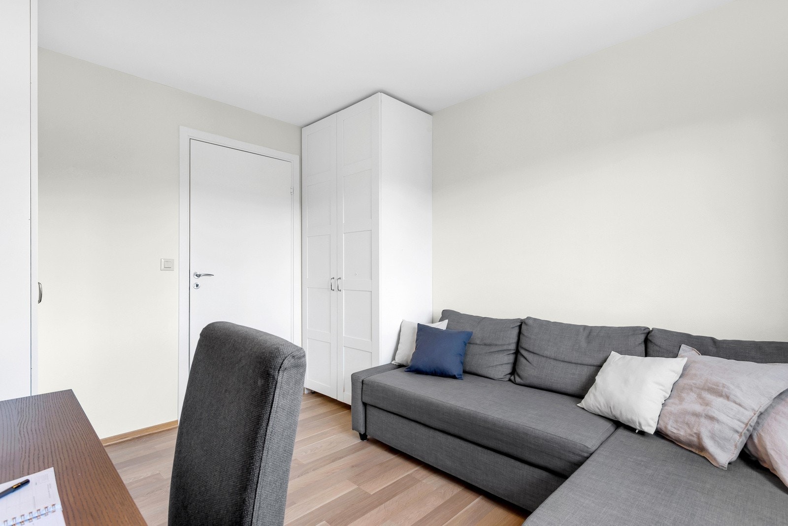 Soverom to har mange bruksmuligheter og kan benyttes som gjesterom, barnerom eller kontor. Galleribilde