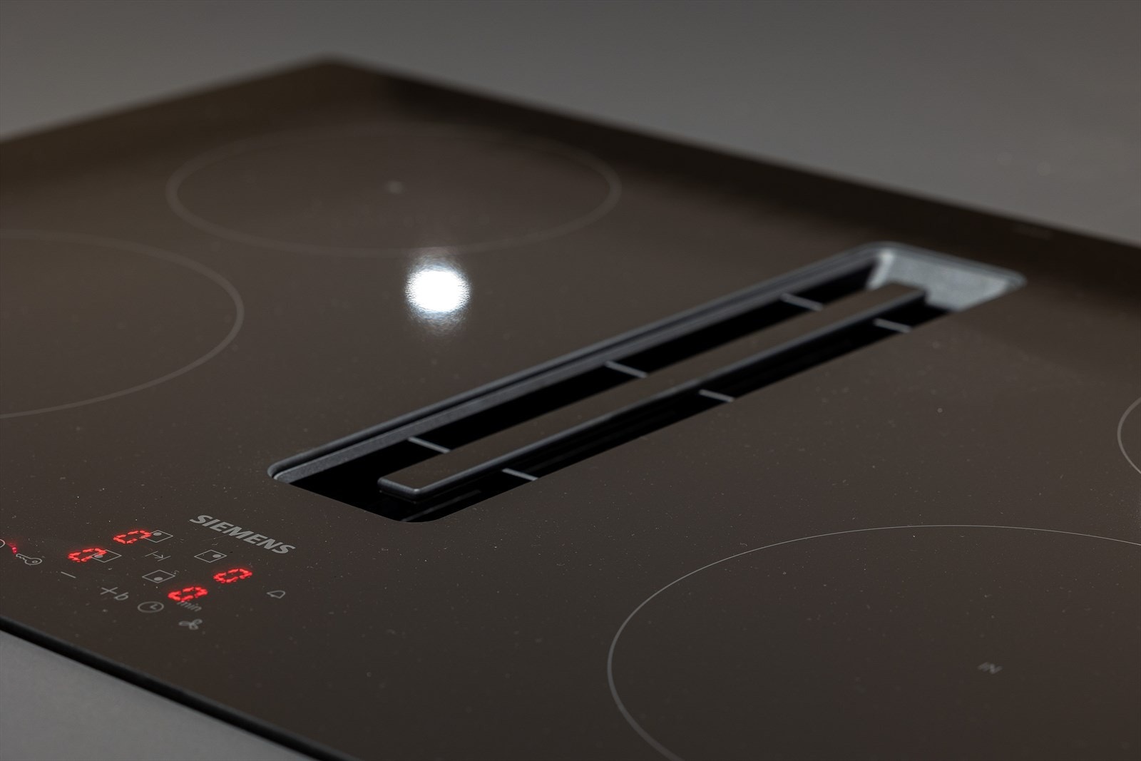 Platetopp med integrert vifte med kullfilter Galleribilde