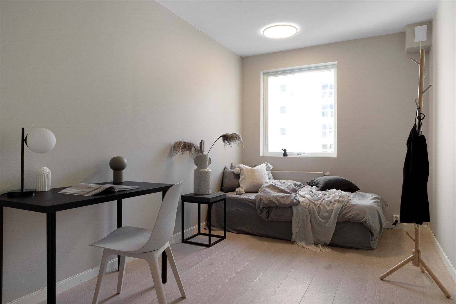 Soverom perfekt som soverom, gjesterom eller hjemmekontor Galleribilde