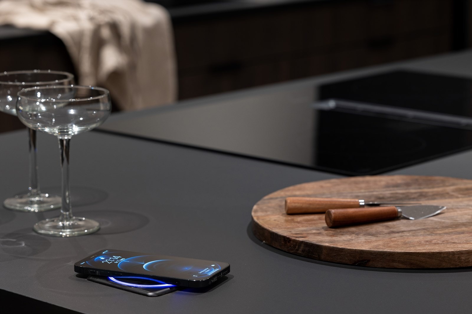 Smarte løsninger som trådløs lademulighet Galleribilde