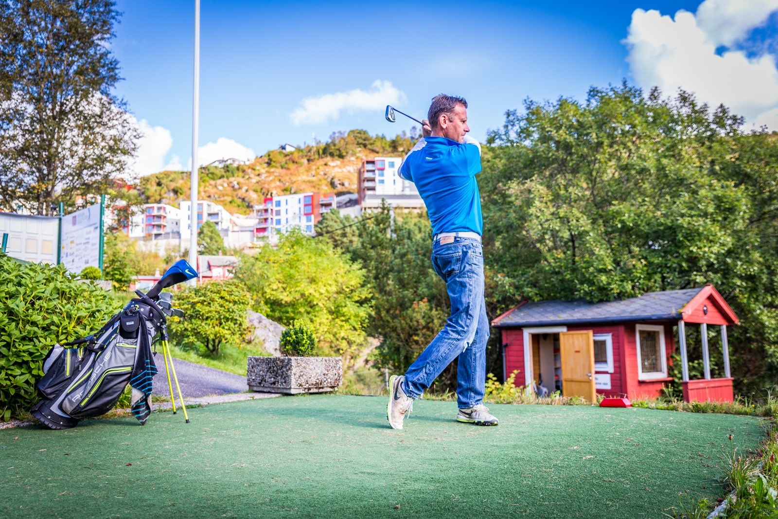 - Bergen Golfklubb ligger like nedenfor boligen, kun minutters gange fra inngangsdøren - Galleribilde