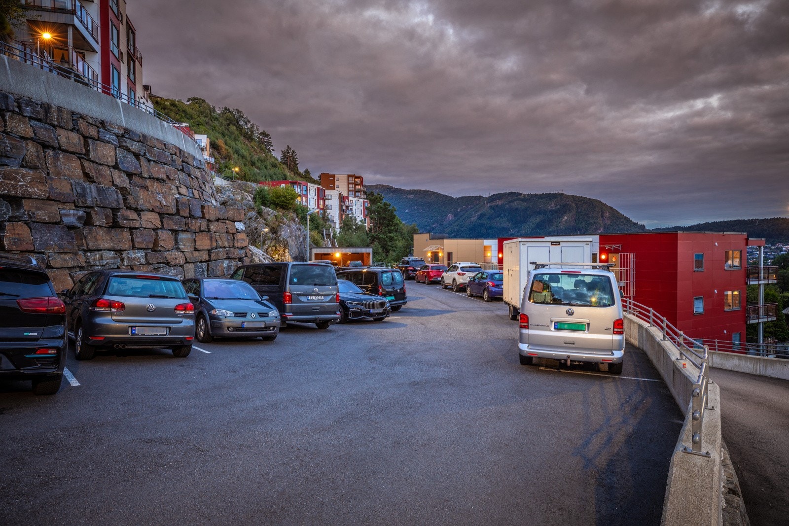 - Gjesteparkering på eiendommen - Galleribilde