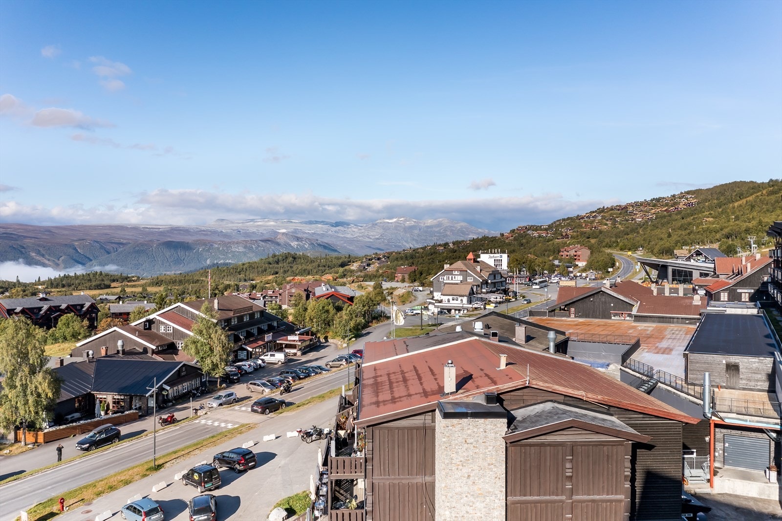 Leiligheten har svært sentral beliggenhet midt i hjertet av Beitostølen! Galleribilde