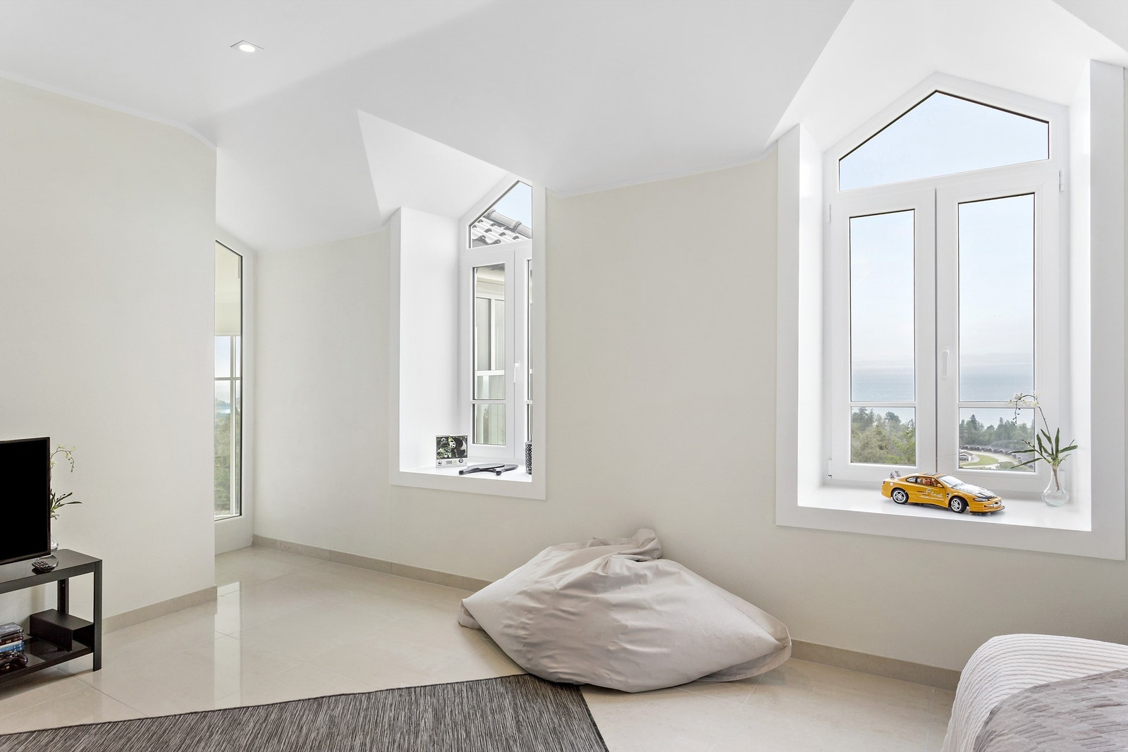 Fantastiske rom med masse lys og nydelig utsikt. Galleribilde