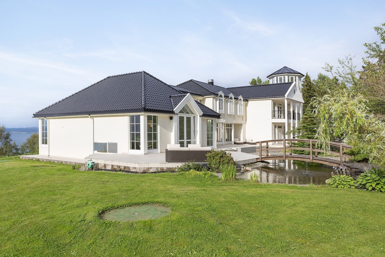 Eiendommen har også egen golfbane. Galleribilde