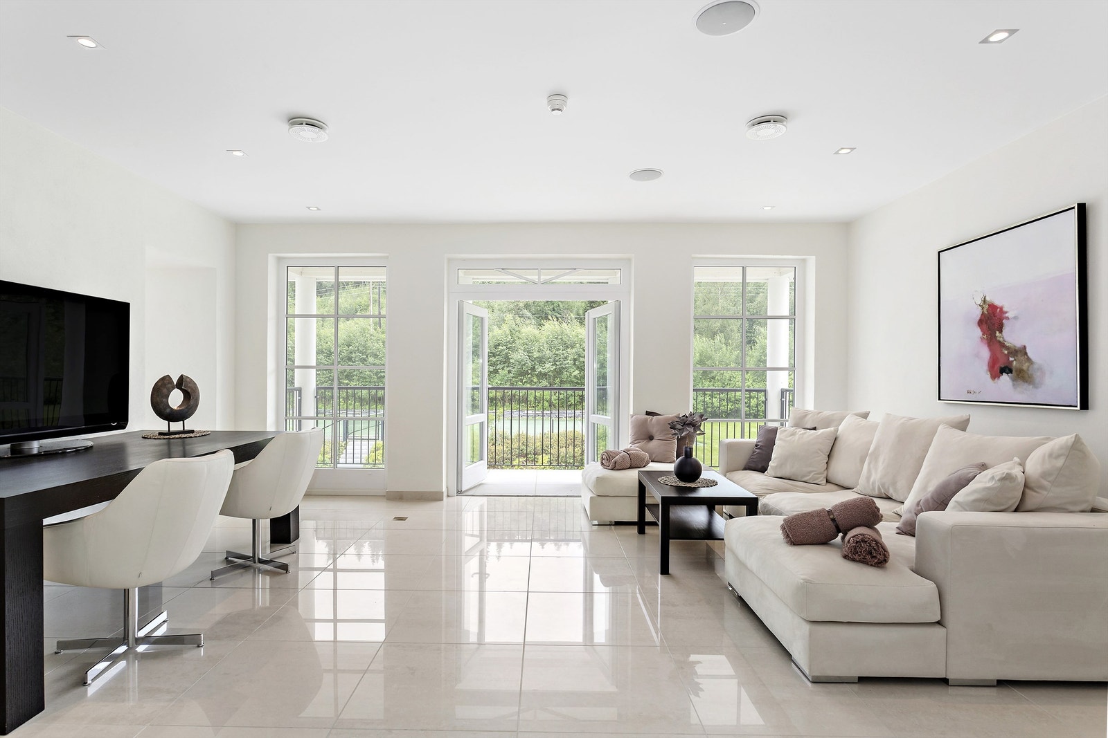 Alle rom har gulv belagt med italienske fliser av typen Casalgrande Padana. Galleribilde