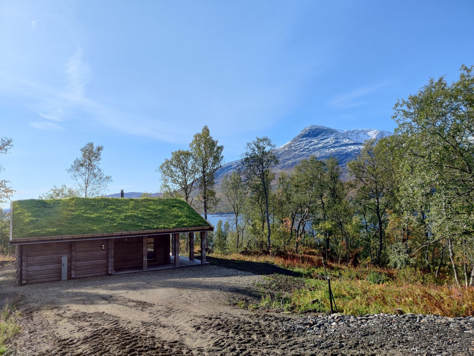 Godt med parkering på tomten Galleribilde