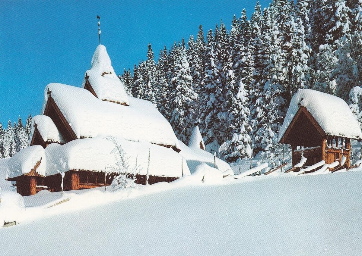 Svartdal kapell med klokkestaup Galleribilde
