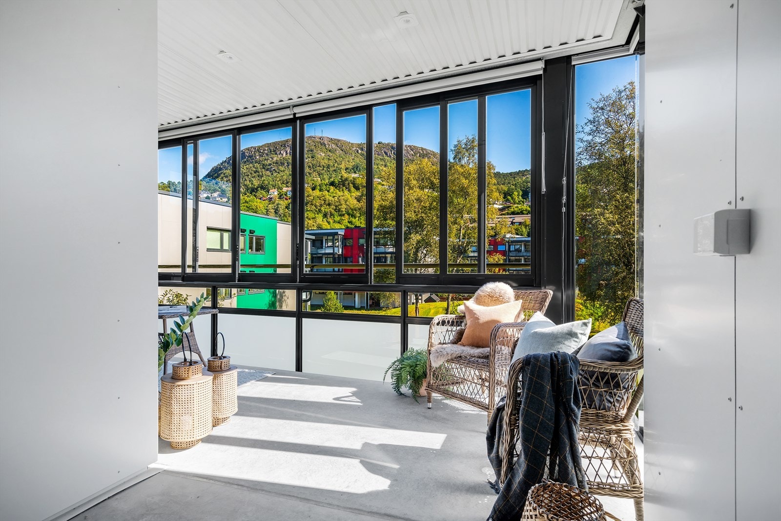 Noe av utsikten fra innglasset altan Galleribilde