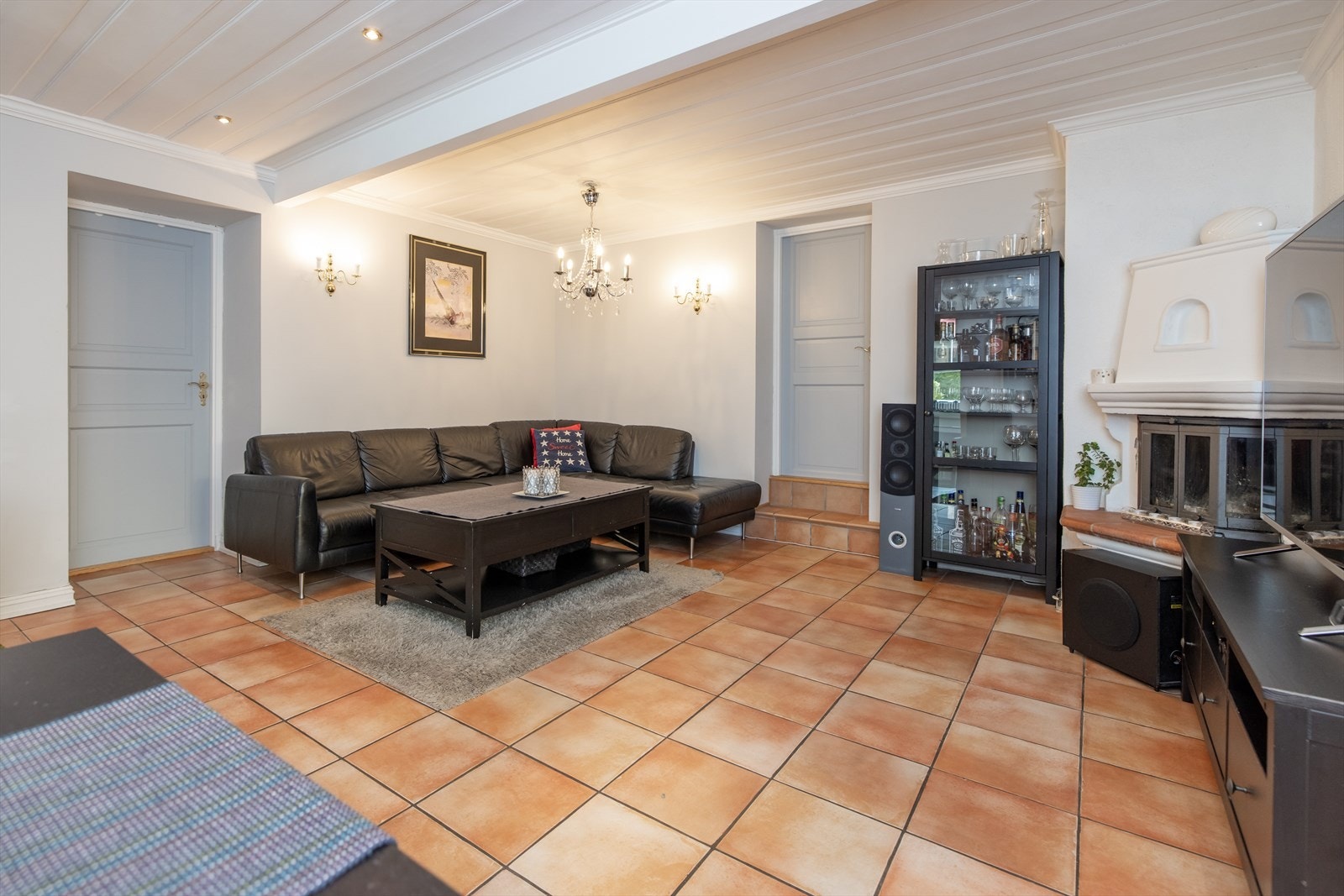 Underetasje: Rom innredet som kjellerstue (byggemeldt bl.a. som trimrom). Galleribilde