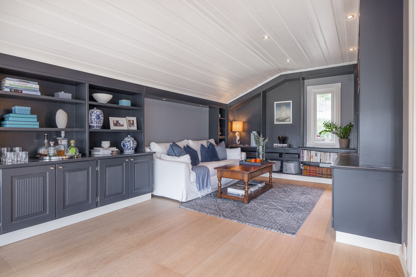 Her er det fint å trekke seg tilbake med en god serie eller en bok. Galleribilde