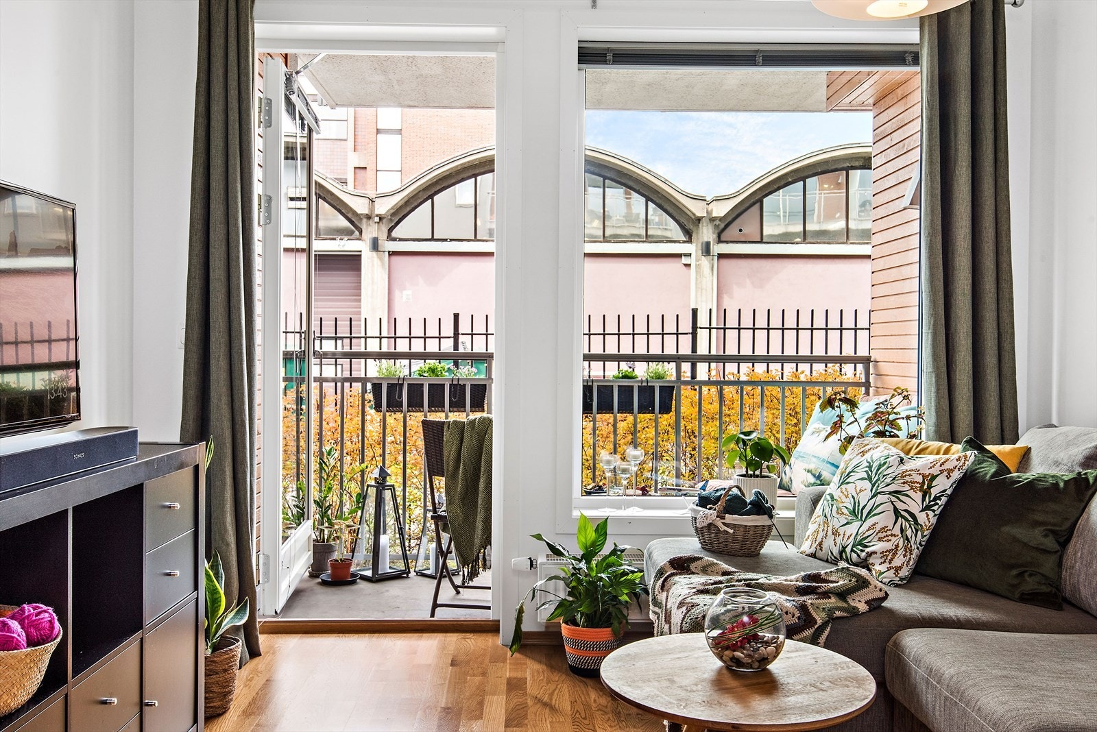 Utgang til vestvendt balkong Galleribilde