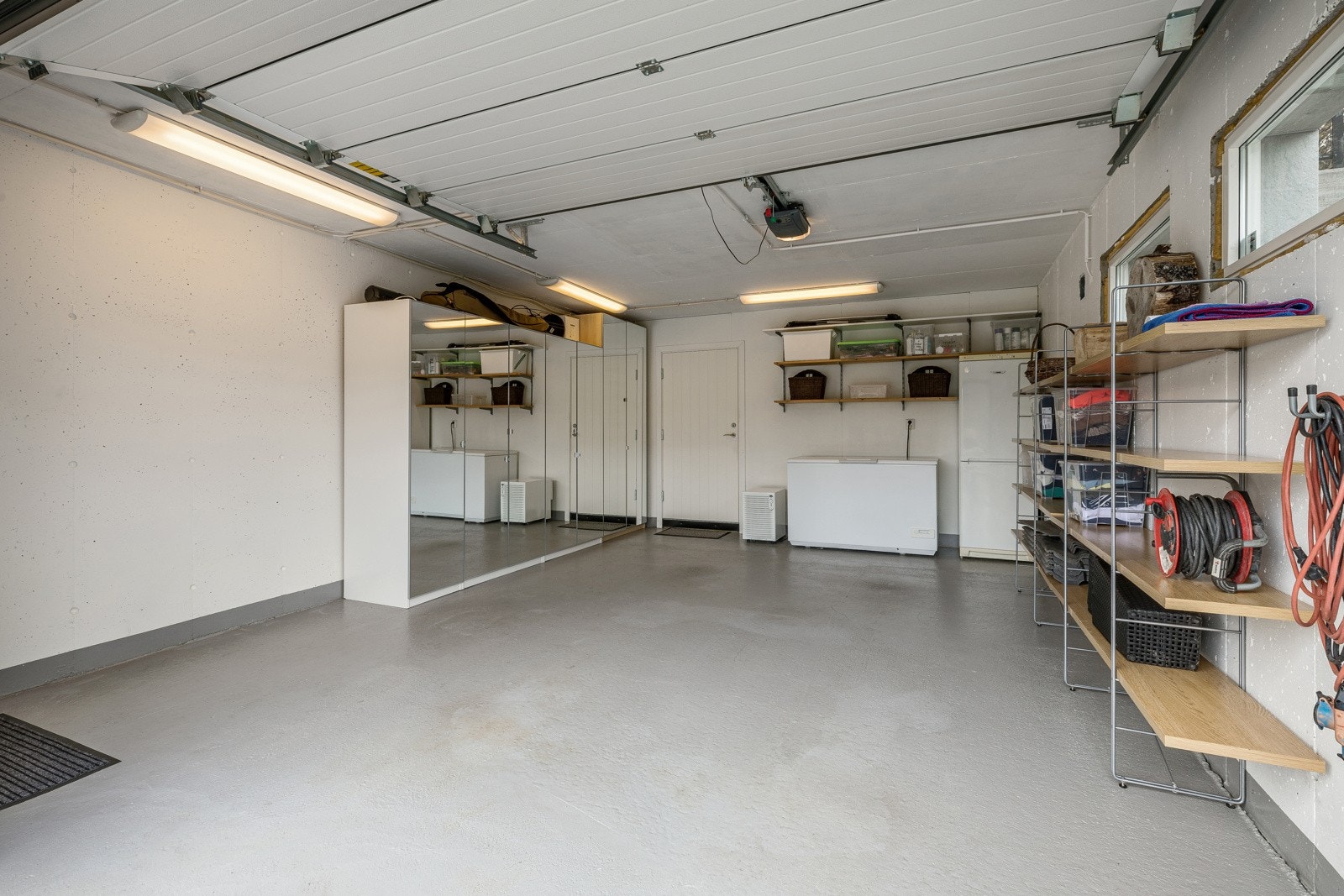 Innvendig garasje. Galleribilde