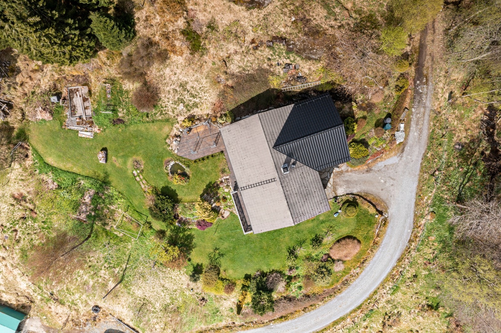 Oversiktsbilde av eiendommen. Galleribilde