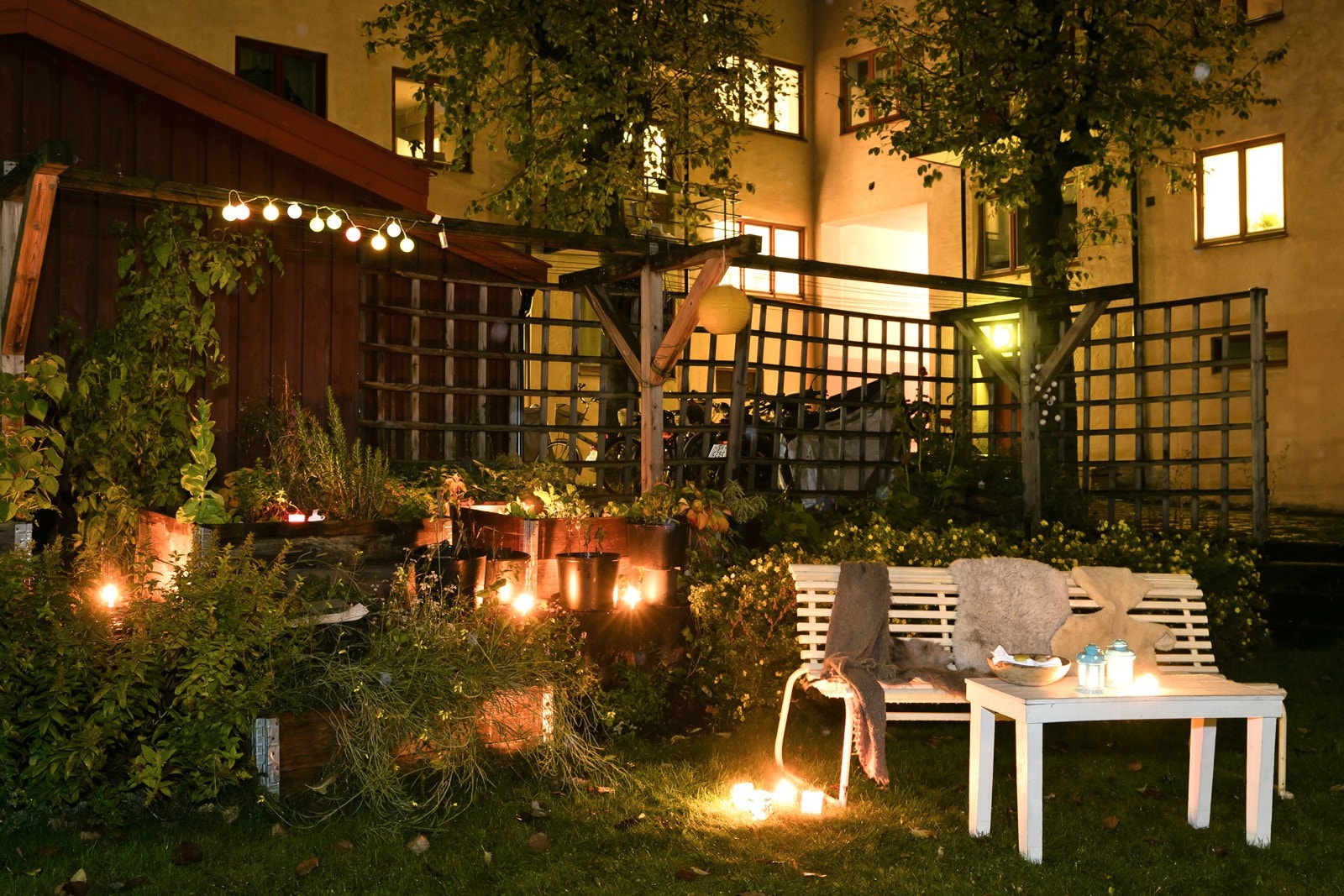 Bakgården dekkes ofte opp til diverse tilstelninger for beboerne. Galleribilde