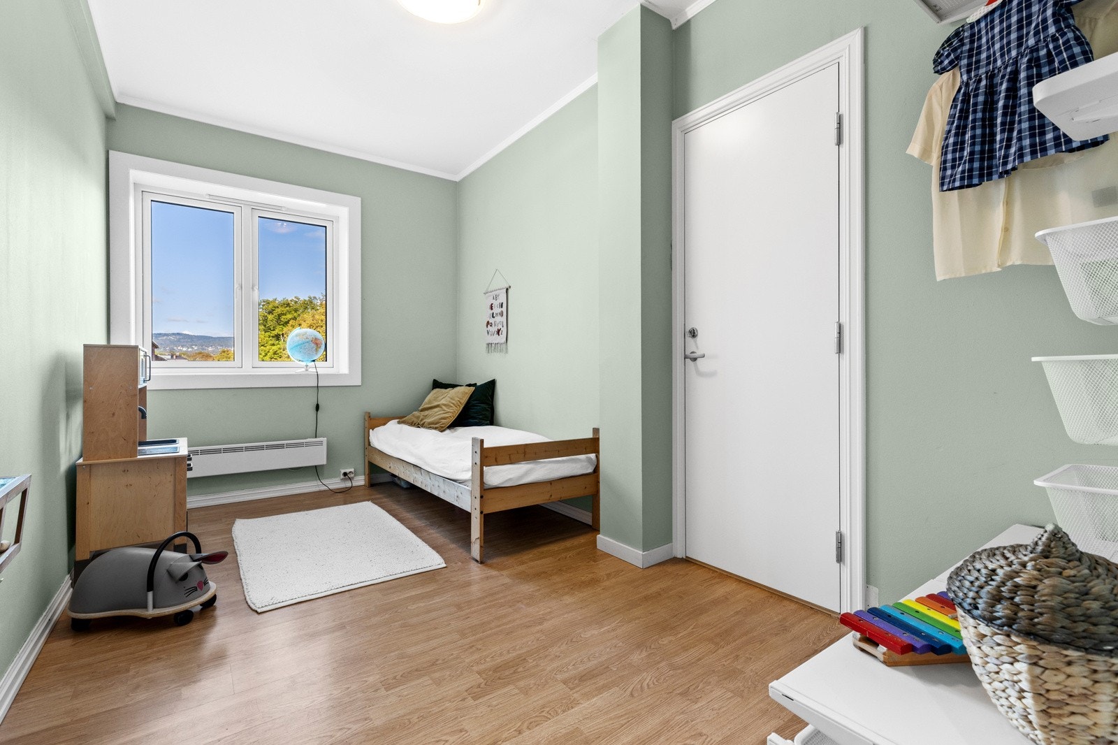 I likhet med de øvrige soverommene, er også soverom III av god størrelse. Galleribilde