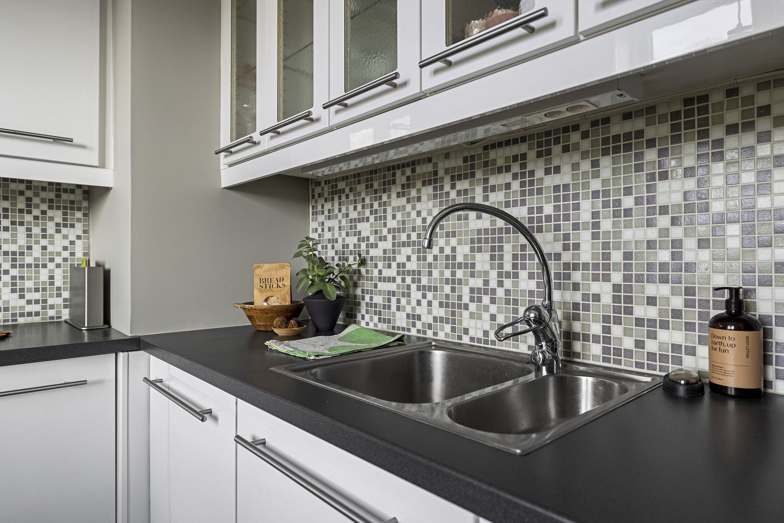 Rikelig med benkeplass gir deg muligheten til å kokkelere og bake til venner og familie Galleribilde