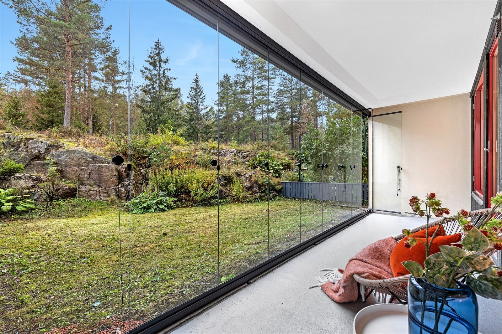 Den innglassede balkongen gir muligheter for bruk gjennom store deler av året. Galleribilde