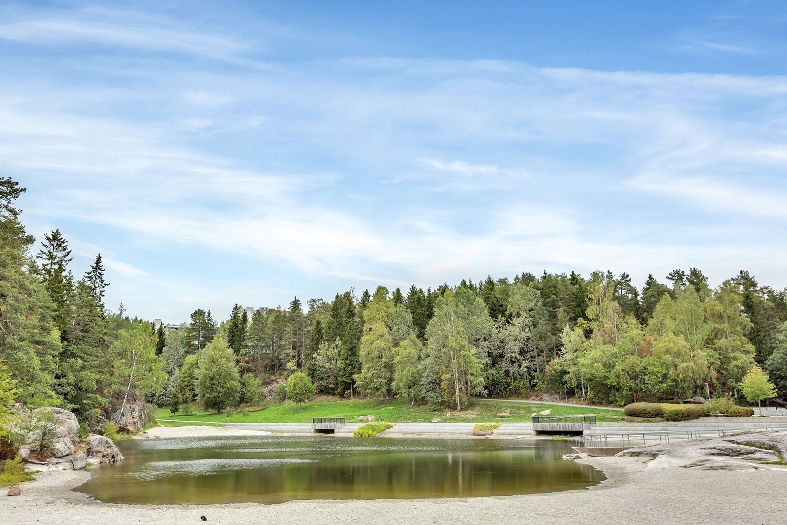 Svarttjern er et tjern beliggende blant bebyggelsen på Romsås i bydel Grorud i Oslo. Tjernet er regulert og nyttes som badevann. Galleribilde