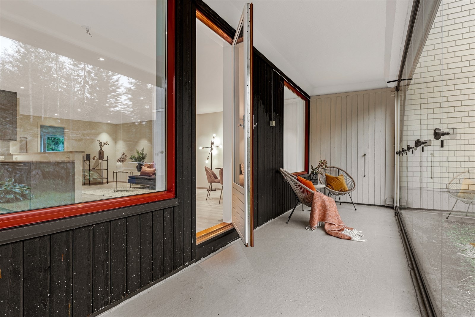 Balkongen på ca 11 kvm fungerer som en forlengelse av stuen. Galleribilde