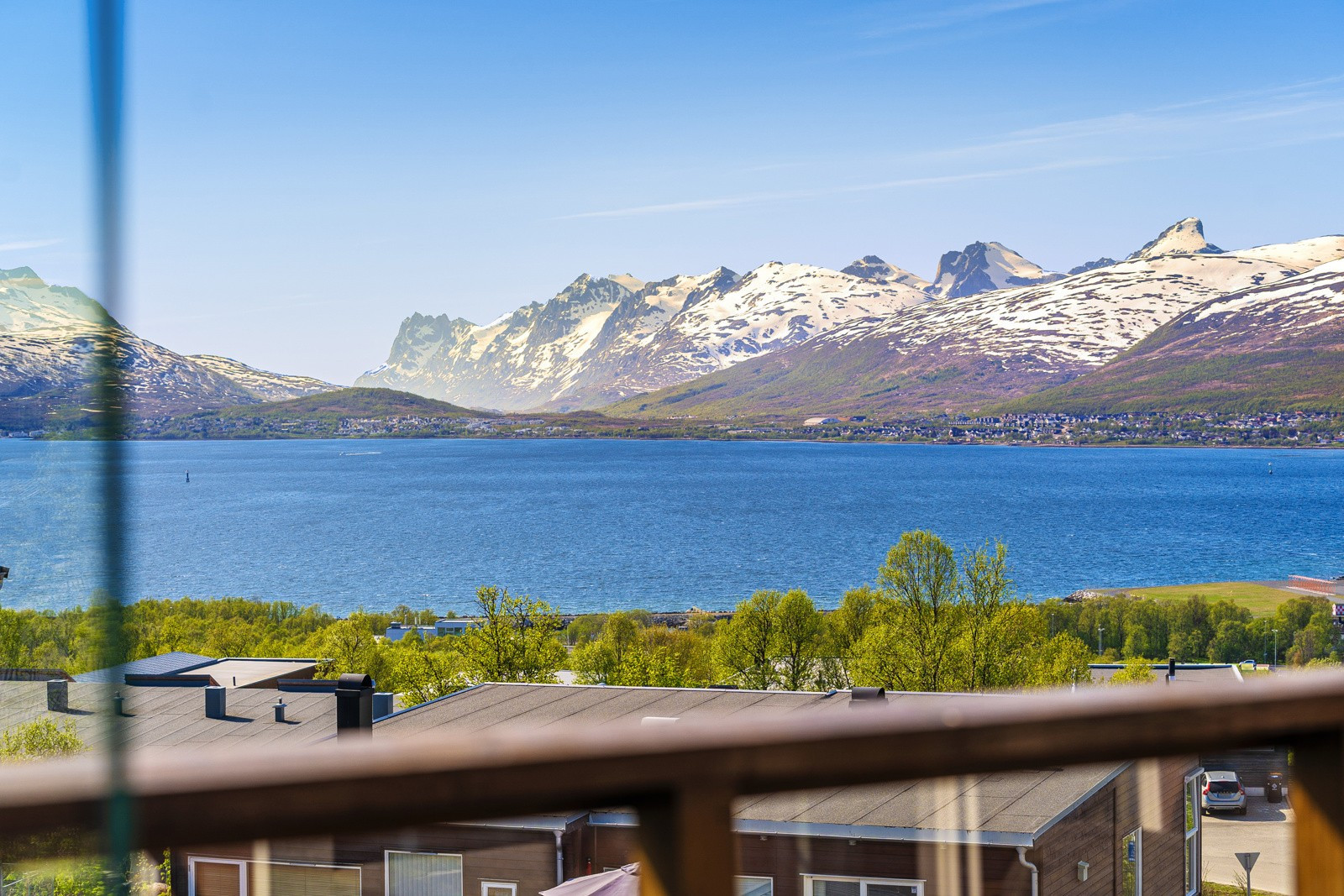 Hovedleiligheten ligger i 3.etasje og har en fantastisk utsikt