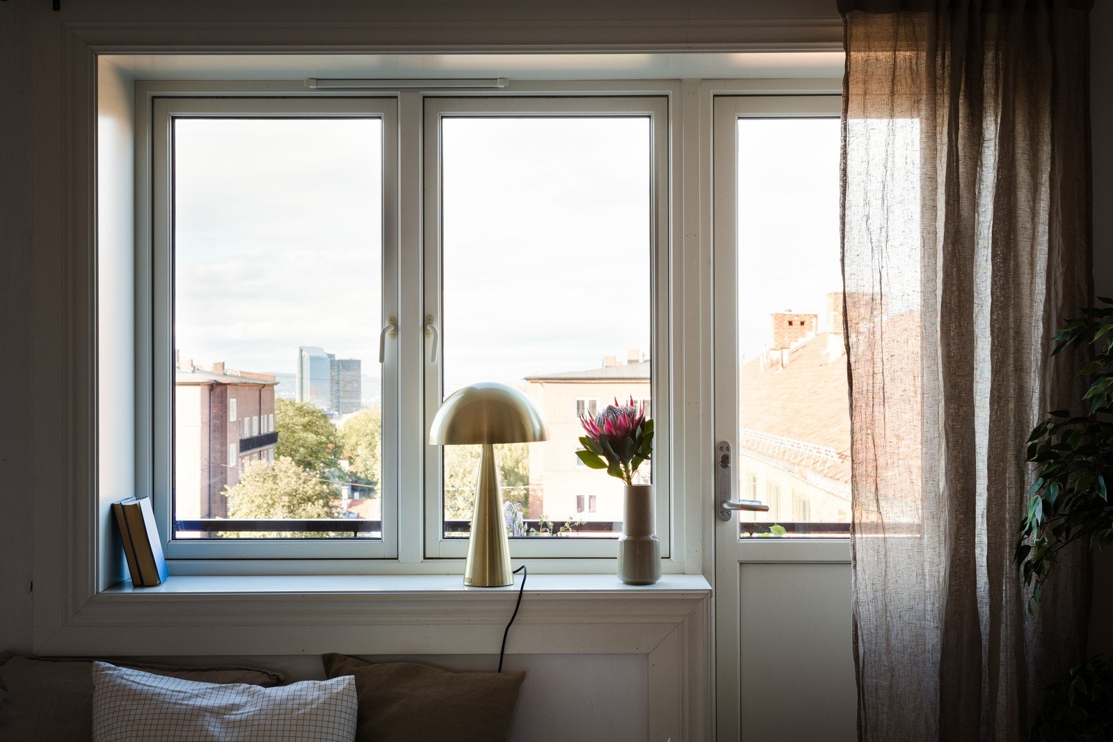Soverommet er vendt mot rolig bakgård. Galleribilde