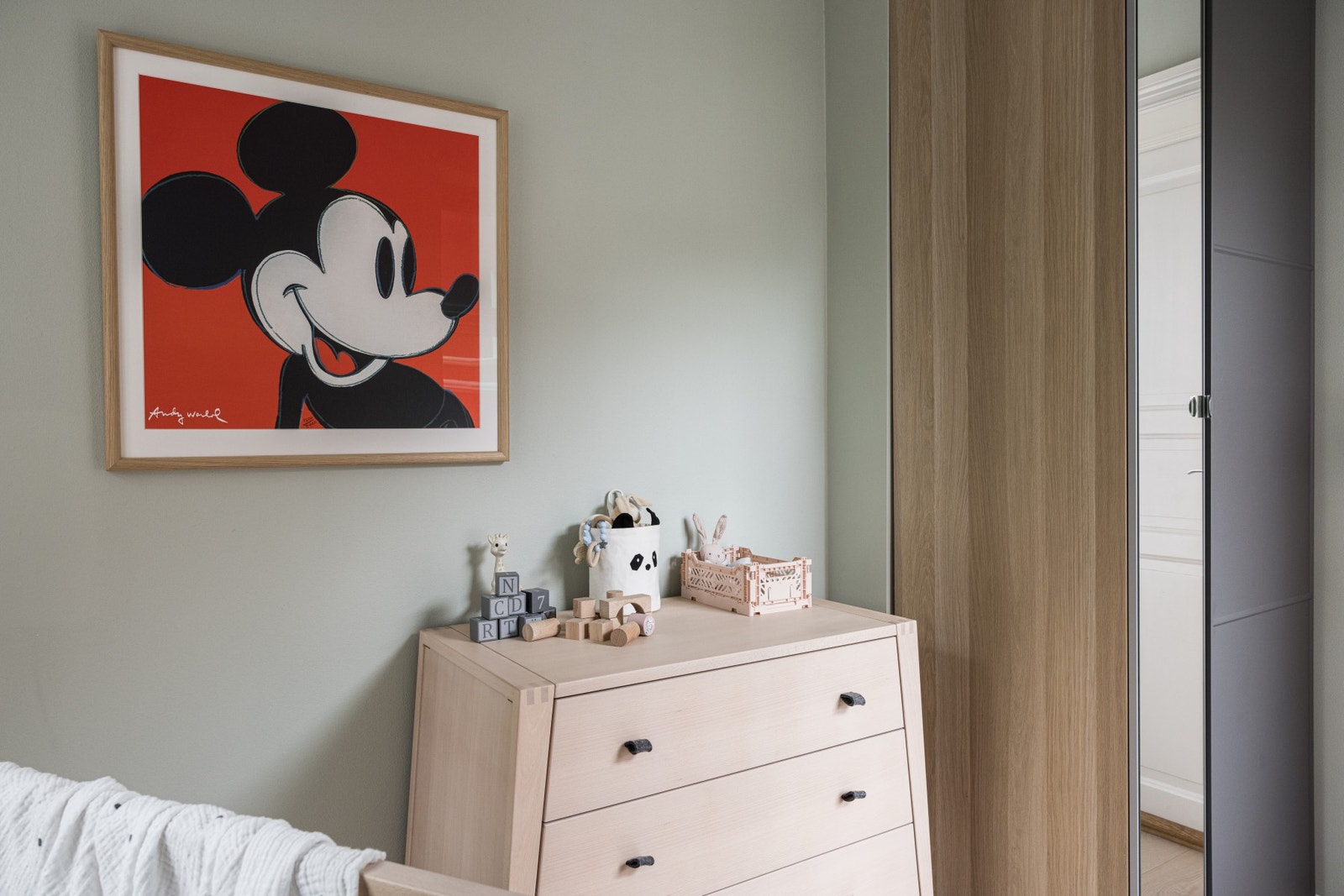 Praktisk garderobeinnredning. Galleribilde