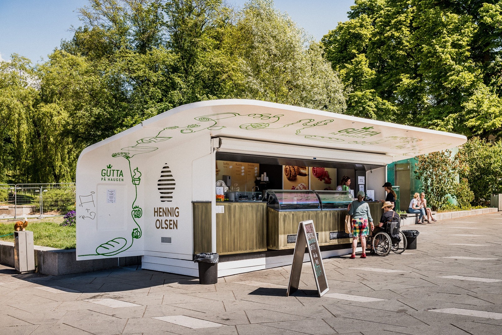 Koselig atmosfære sommer som vinter. Galleribilde