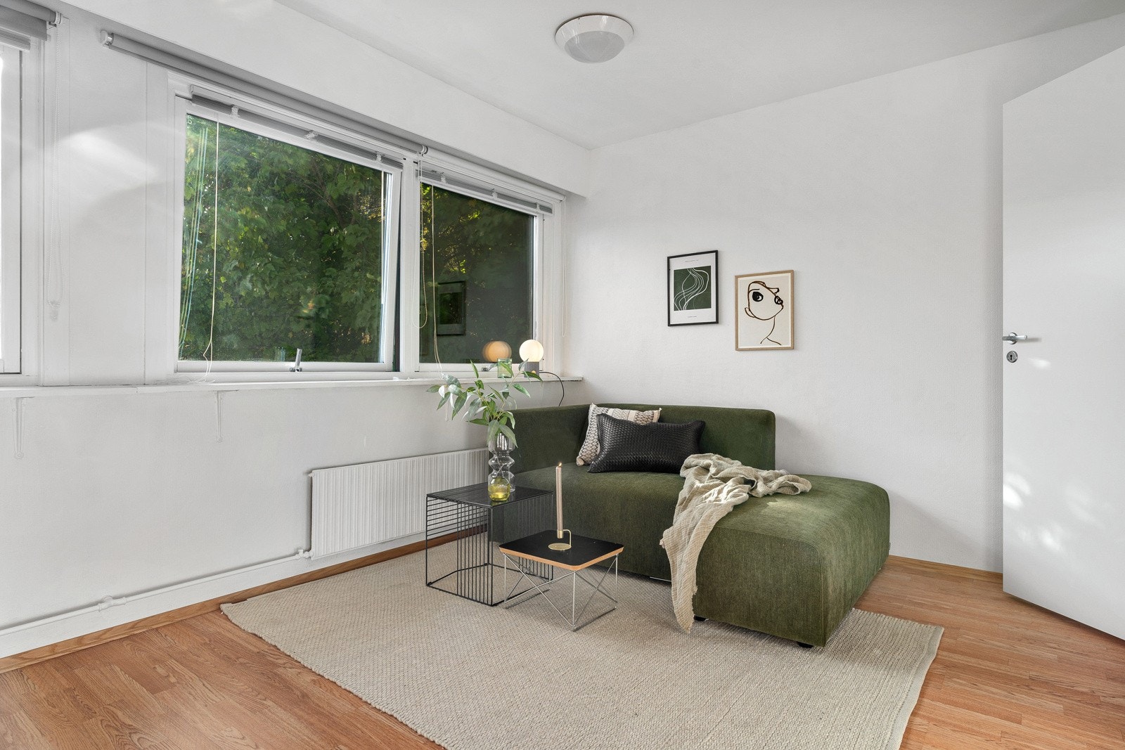 Hyggelig oppholdsrom med mulighet for å sette inn sofa/sovesofa med tilhørende møblement. Galleribilde