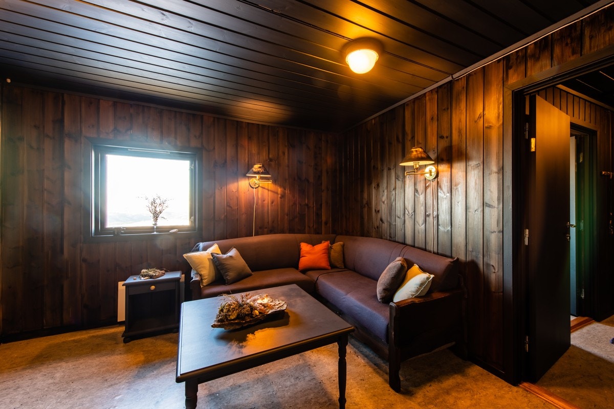 Her kan du sitte å nyte naturens fred og ro. Galleribilde