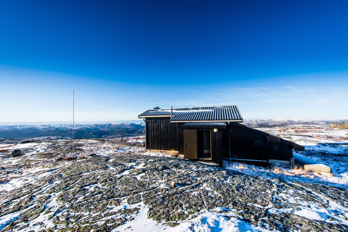 Velkommen til Ovedalsheie 30. En meget spennende hytte med sinnsyk utsikt Galleribilde
