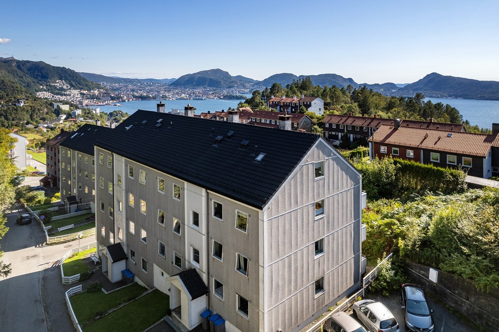 Leiligheten har en meget sentral og attraktiv beliggenhet i et rolig nabolag i Ytre Sandviken Galleribilde