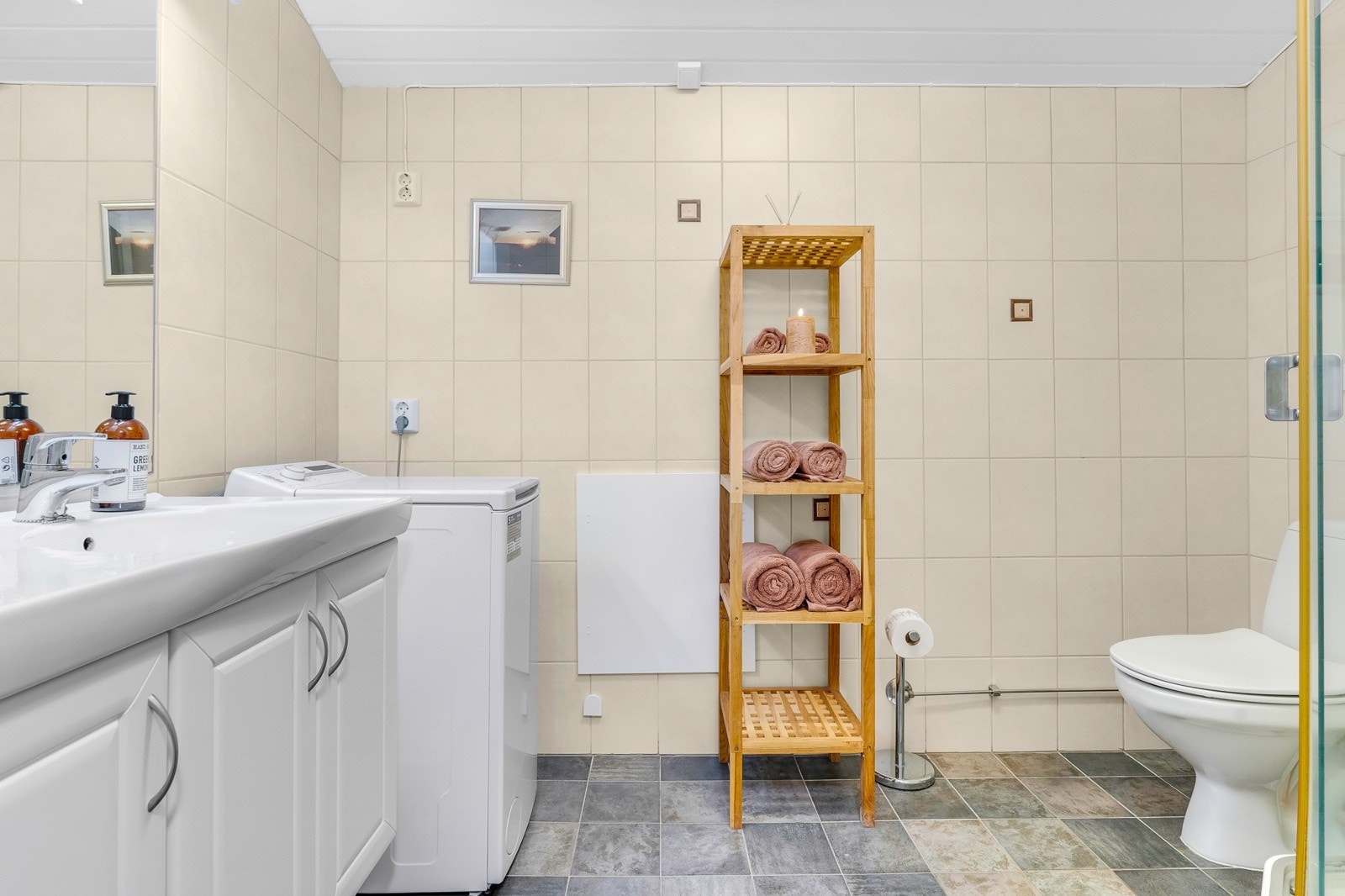 Vaskemaskin og dusj gjør at hytteoppholdet kan forlenges Galleribilde