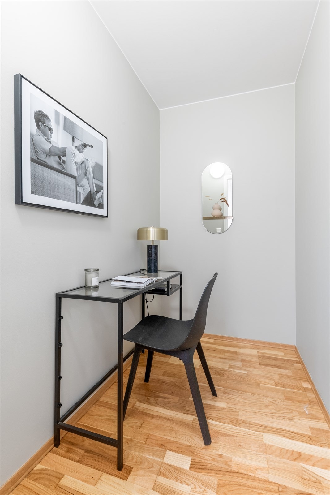 Innvendig bod for ytterligere lagring. Rommet kan fint også benyttes som et kontor. Galleribilde
