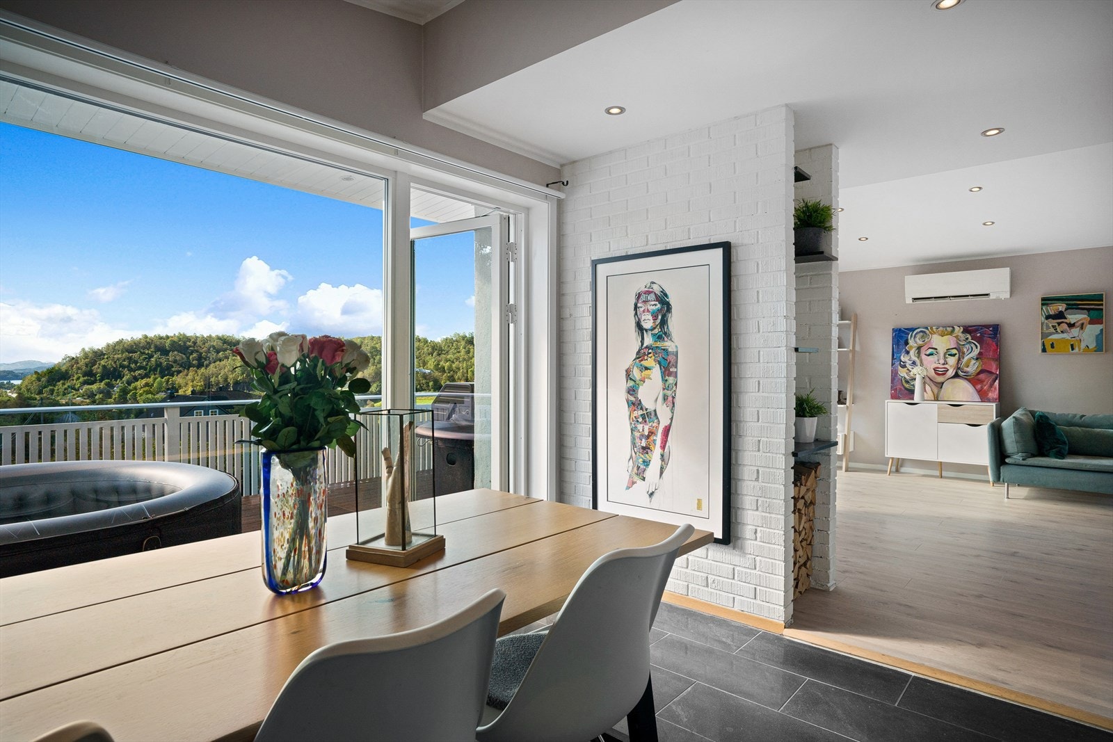Kjøkken mot terrasse Galleribilde