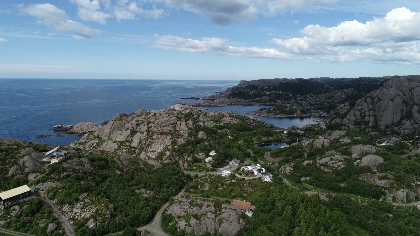 Like i nærheten av hytteområdet er koselige Nesvåg. Galleribilde