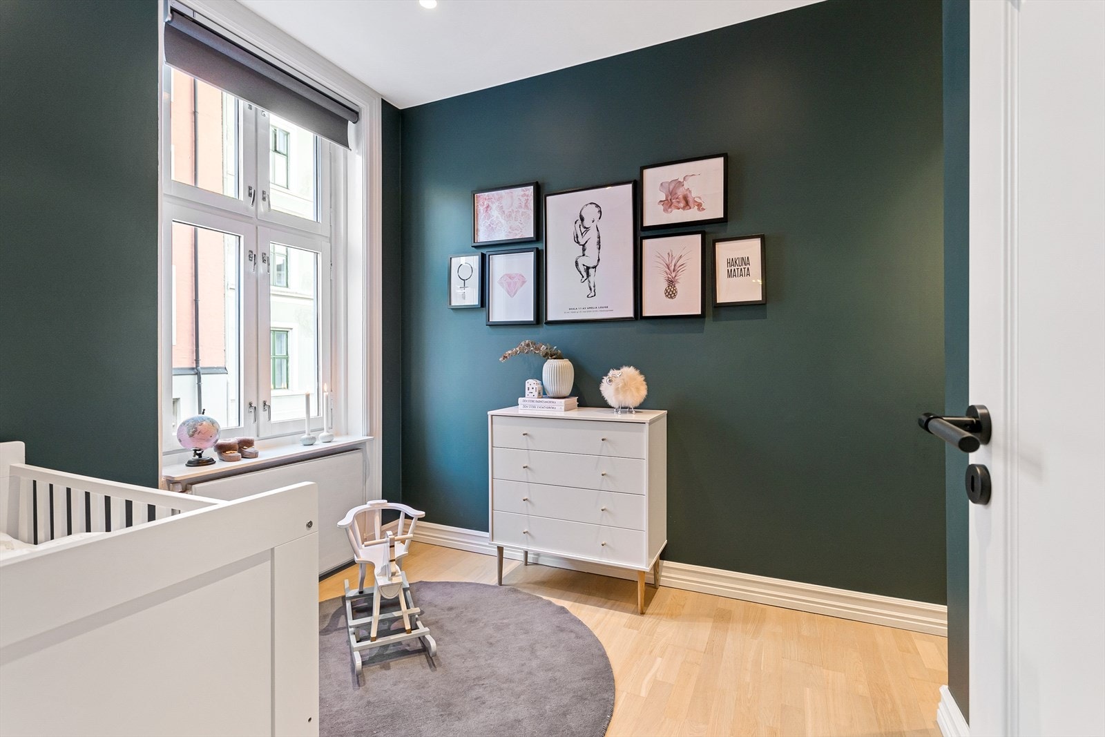 Soverom 2 passer svært godt som barnerom, gjesterom eller hjemmekontor Galleribilde