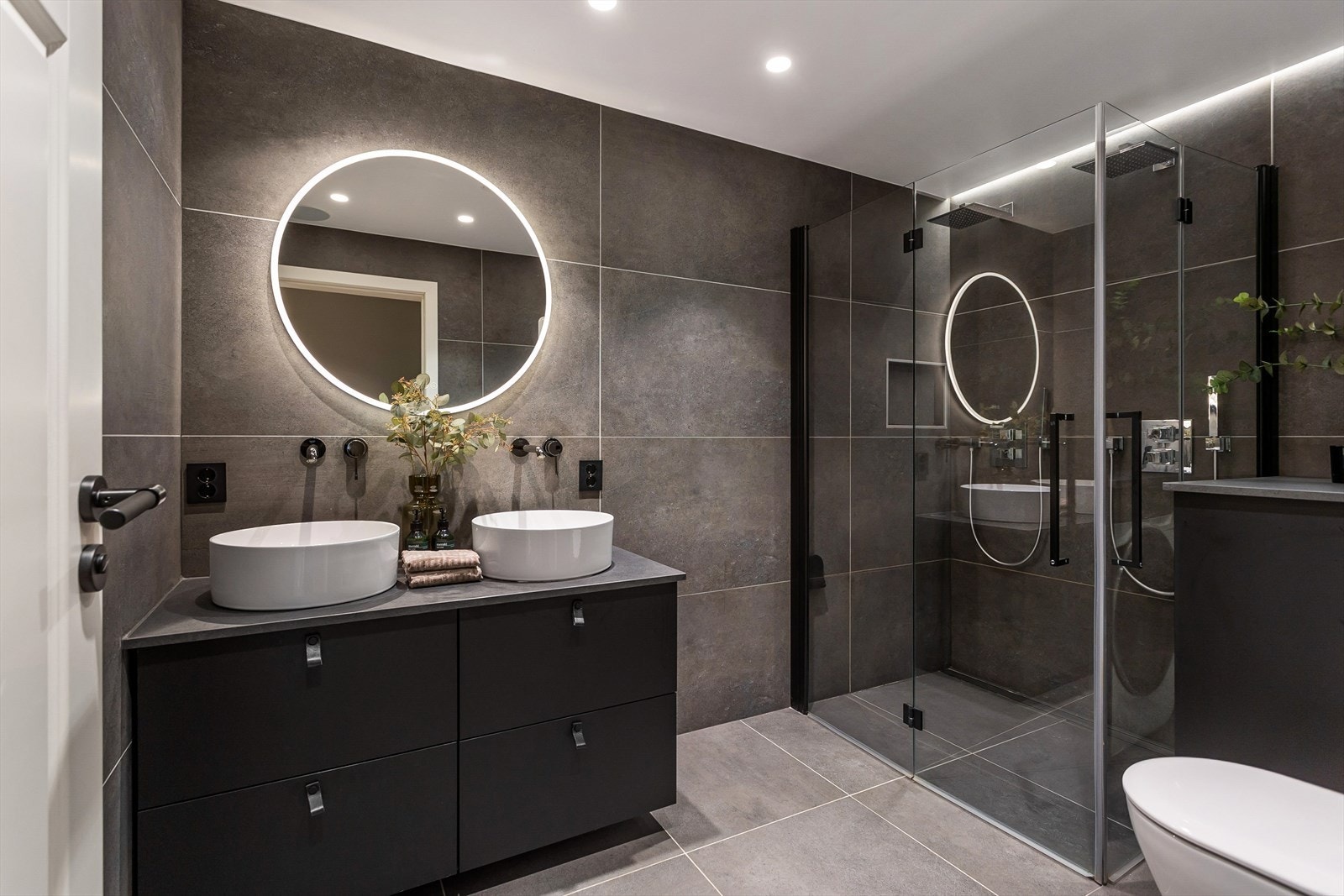 Svært lekkert baderom pusset opp i 2019. Galleribilde