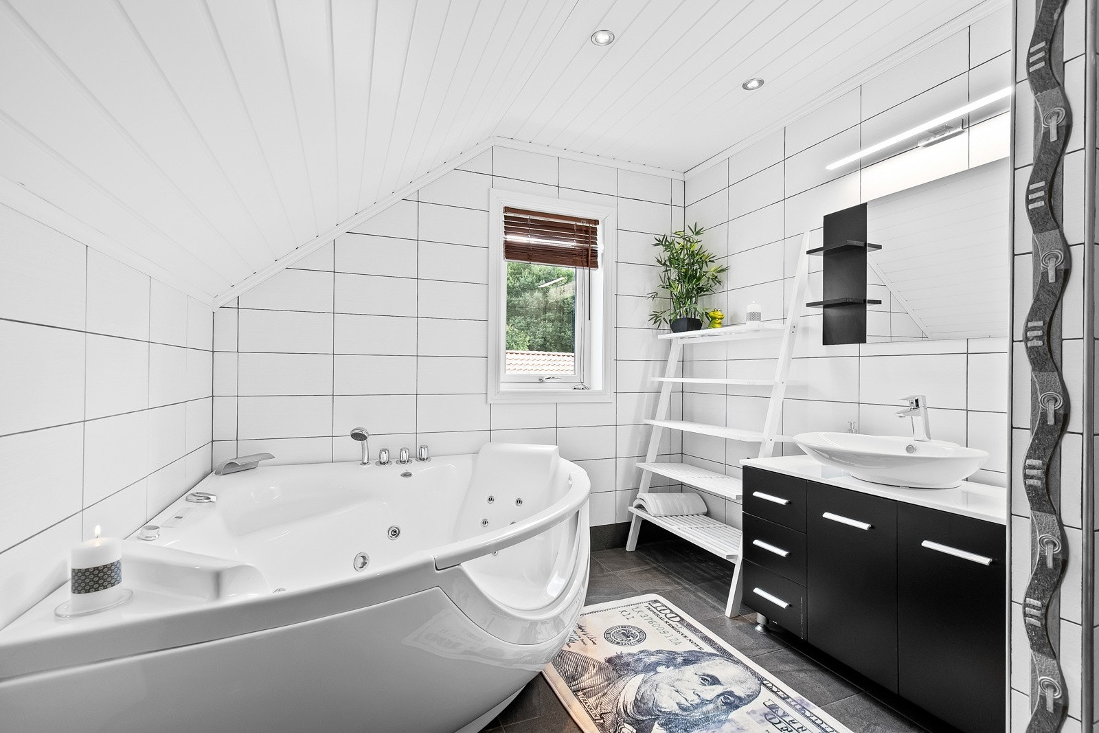 Badet har også et hjørneboblekar. Galleribilde