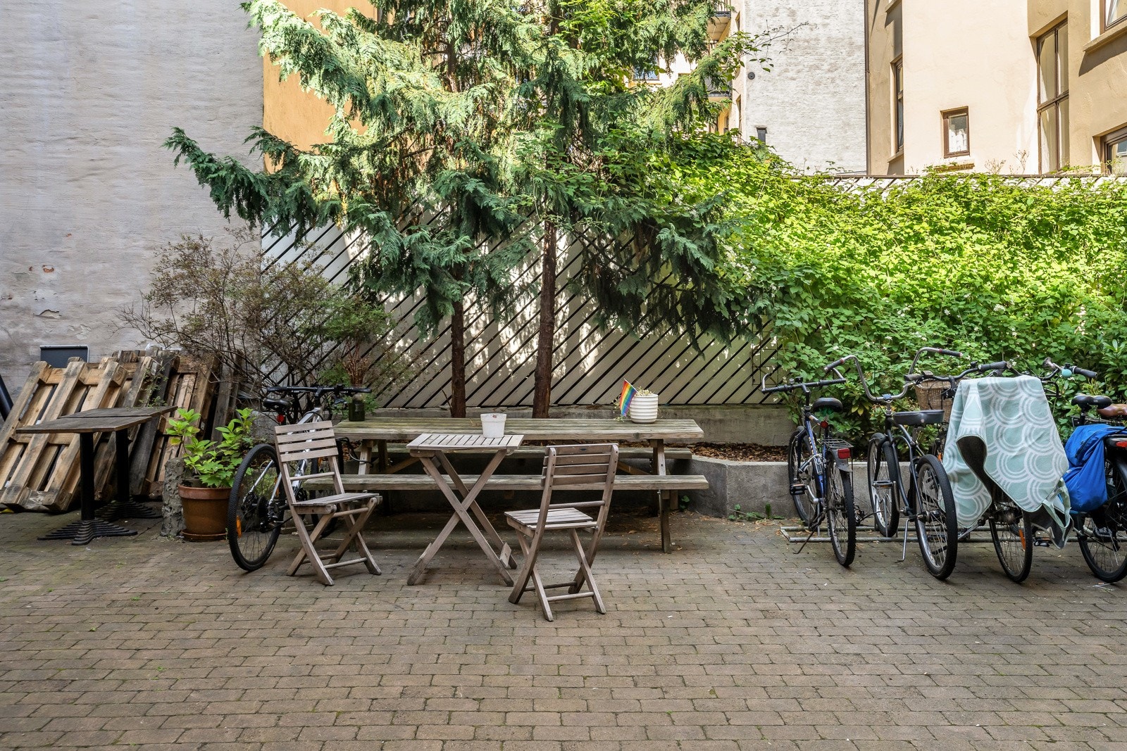 Koselig felles bakgård Galleribilde